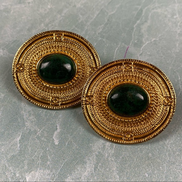 Made in Peru green malachite gold tone oval clip on earrings - Picture 3 of 6